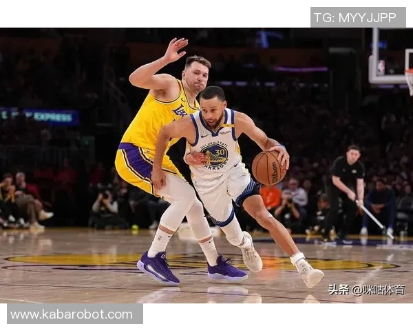 湖人新赛季NBA揭幕战：湖勇对决引爆詹姆斯库里巅峰较量